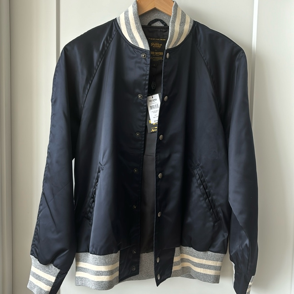 Tom Snyder Sz L NWT